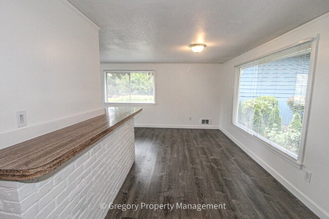 Building Photo - 1202 44th St SE