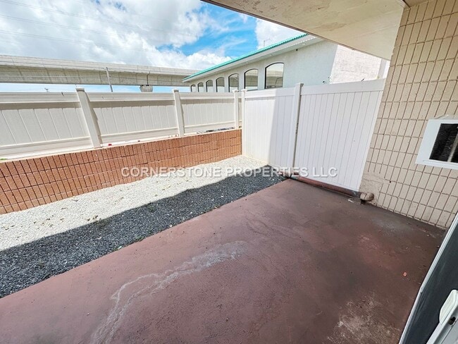 Building Photo - 98-729-729 Moanalua Loop