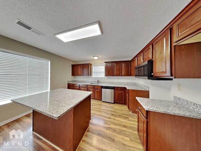 Building Photo - 8123 Country Mill Cove