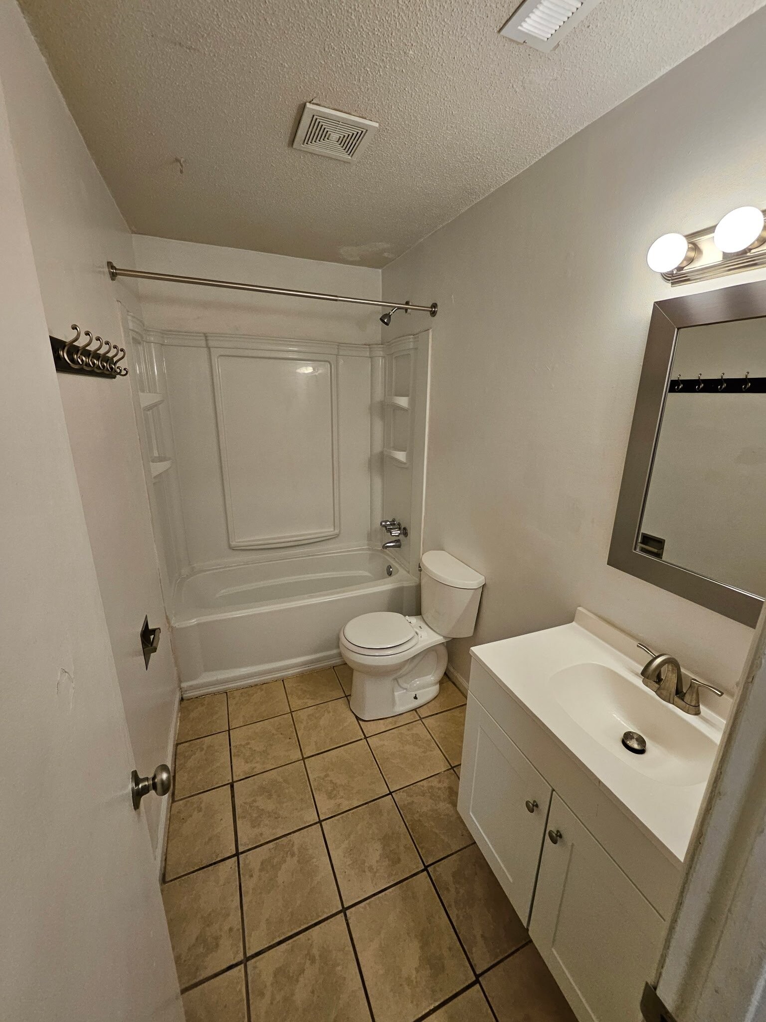 Building Photo - 2821 Club Plaza Rd