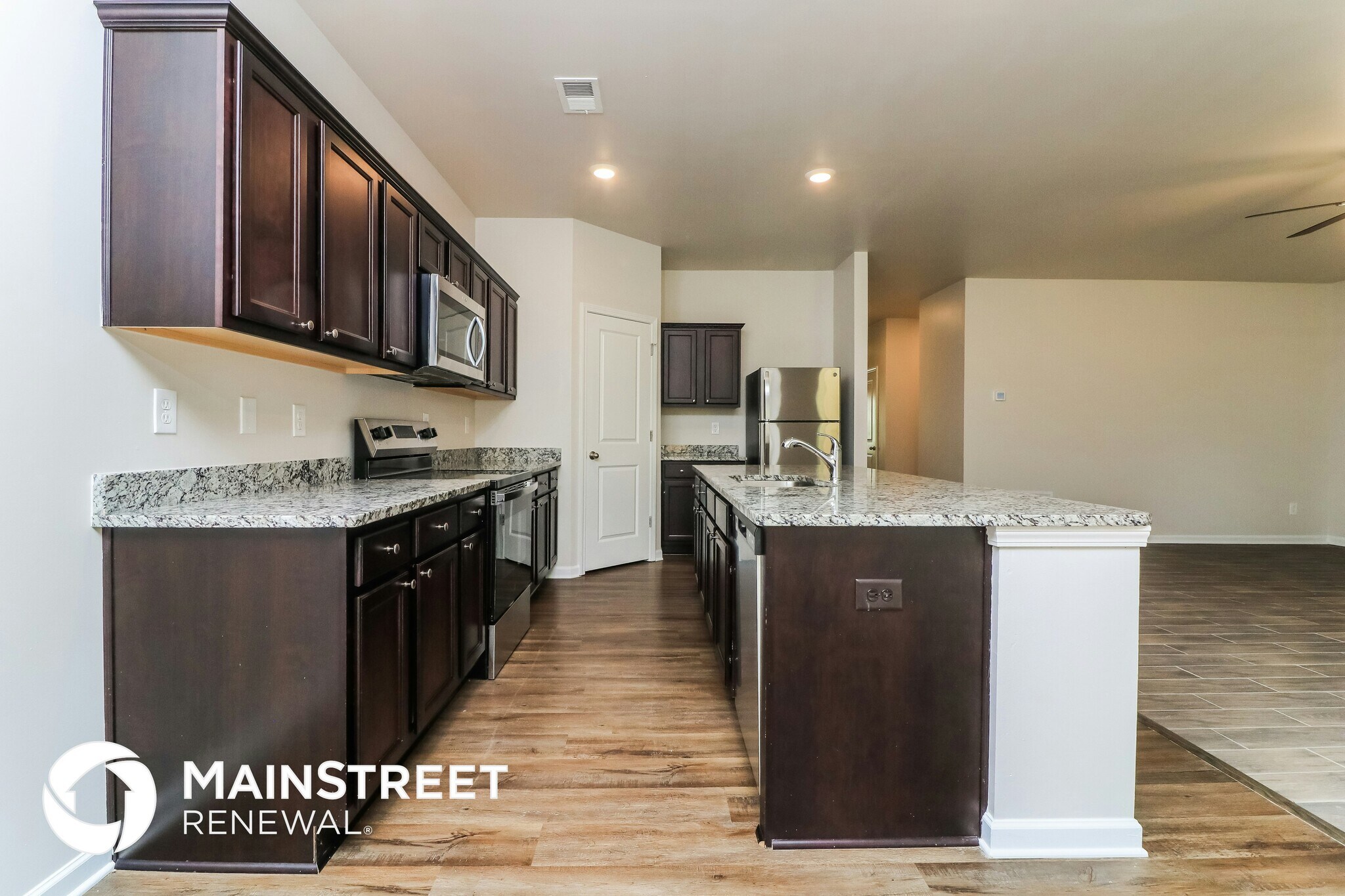 Building Photo - 80 Randette Dr