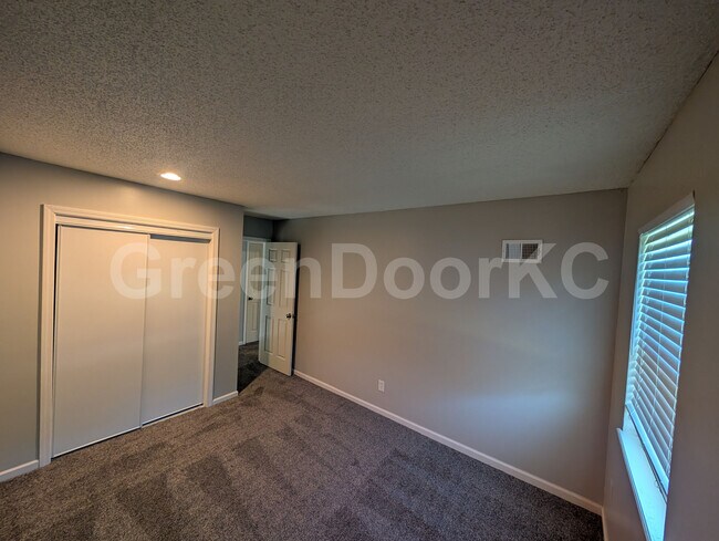 Building Photo - 16520 W 141st St