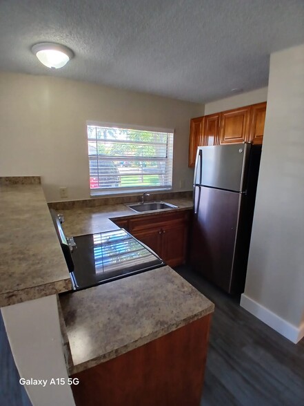 Building Photo - 4117 Riverside Dr