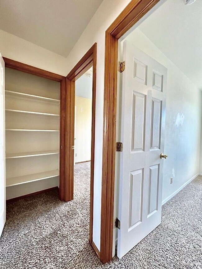 Building Photo - 4 Bedroom Home in Pronghorn Glen with Mountain Views
