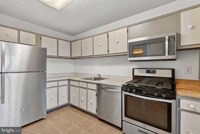 Building Photo - 11801 Rockville Pike