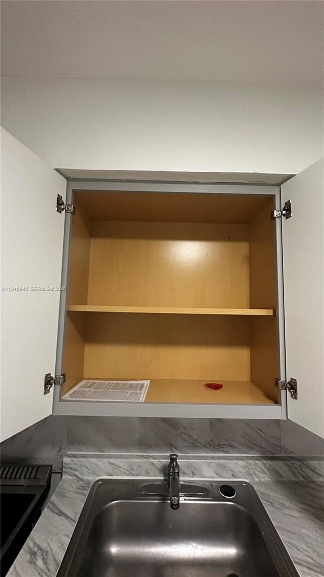 Building Photo - 732 Moffett St