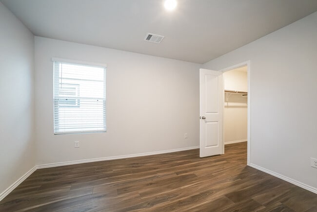 Building Photo - Townsend Reserve - 13479 White Ibis St., S...