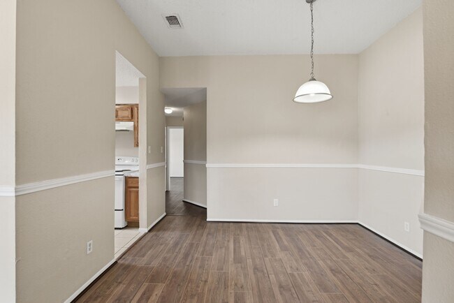 Building Photo - 1310 Brenda Ln