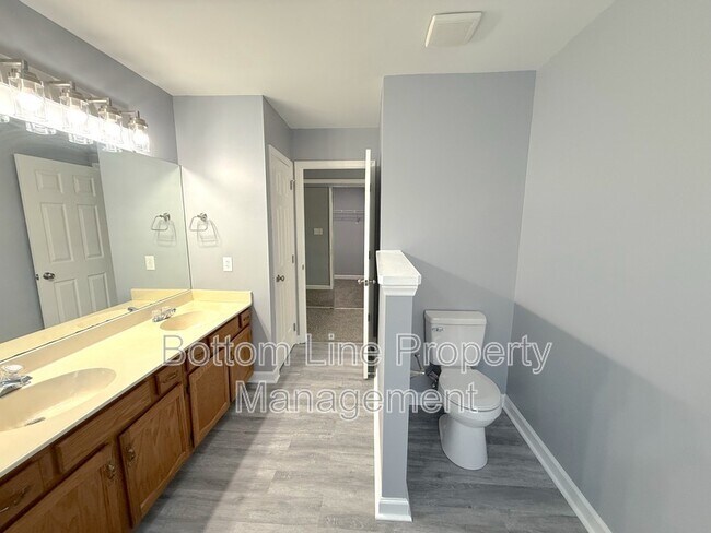 Building Photo - 13446 Cassington Ct