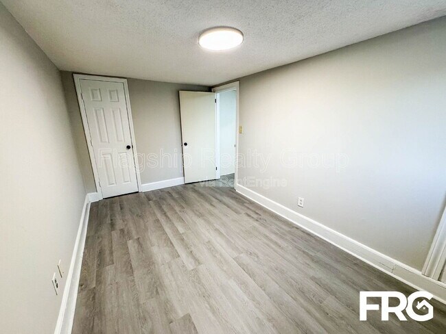 Building Photo - 600 Howell St