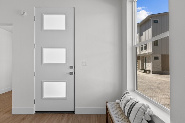 Building Photo - 509 E Violets Cv Ln