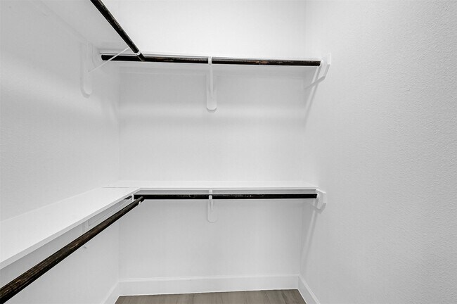 Building Photo - 12009 Meadowgreen St