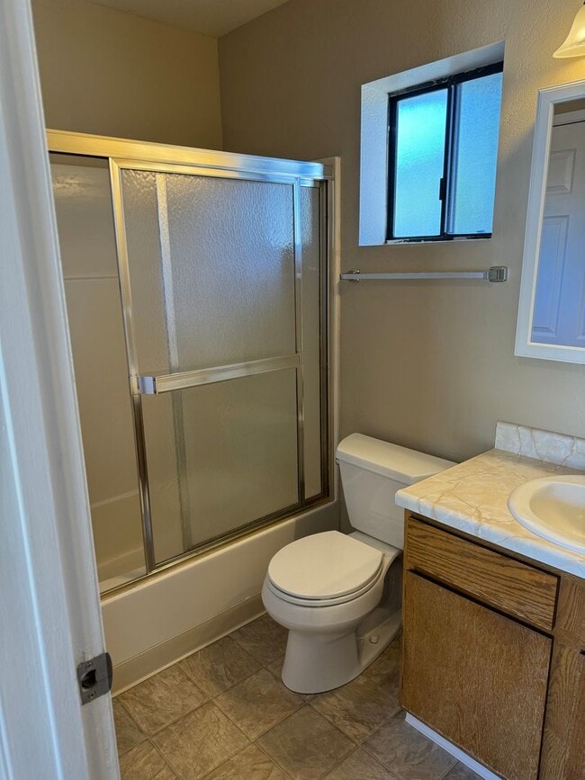 Building Photo - Caliente 4-plex