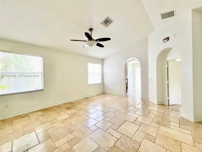 Building Photo - 3910 NE 13th Dr