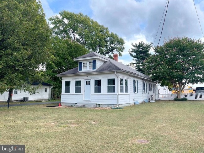 Building Photo - 590 Hallowing Point Rd