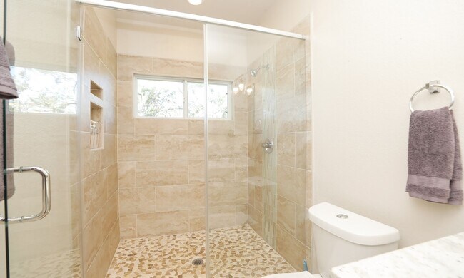 Building Photo - 3535 Mt Pleasant St