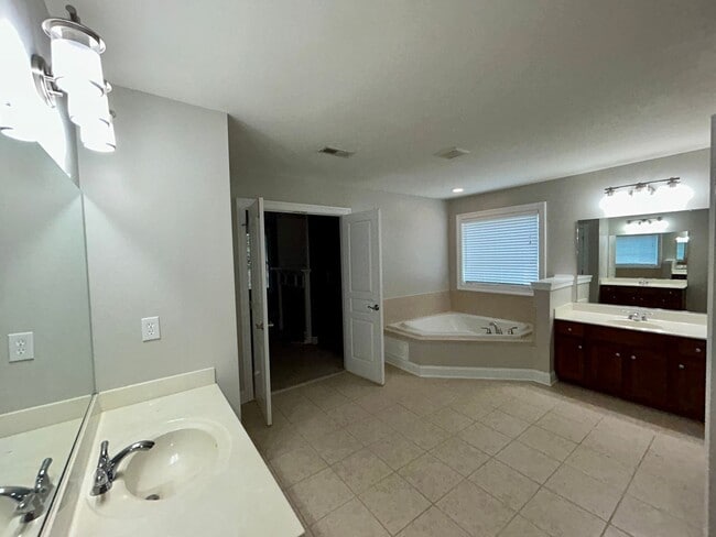 Building Photo - Live the Good Life in Summer Lake – Stunning 6-Bedroom Home in Moseley, VA!