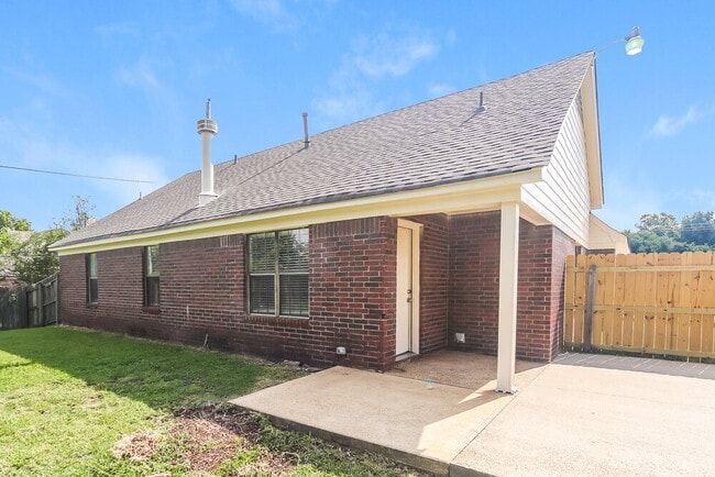 Building Photo - 5417 Riverdale Rd