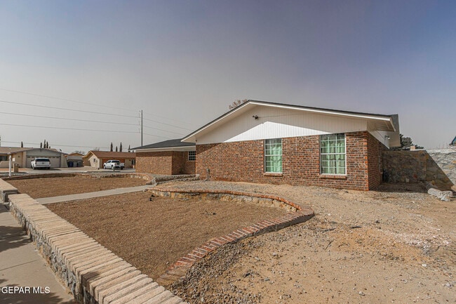 Building Photo - 11301 Tom Ulozas Dr