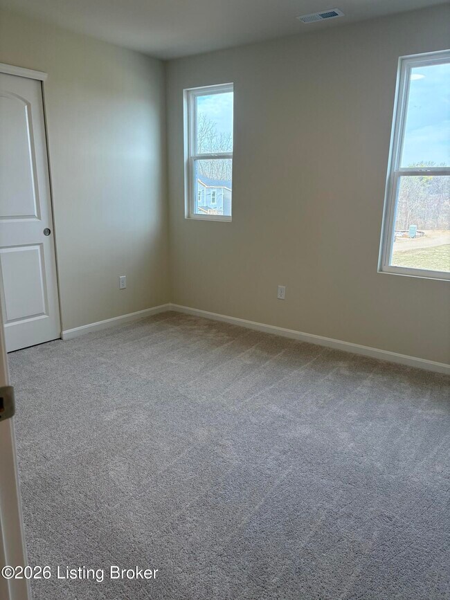 Building Photo - 2013 Lyndon Green Cir