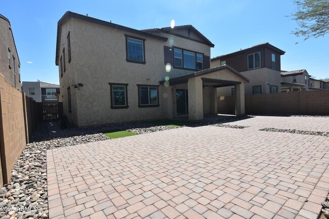 Building Photo - 250 E Wisteria Dr