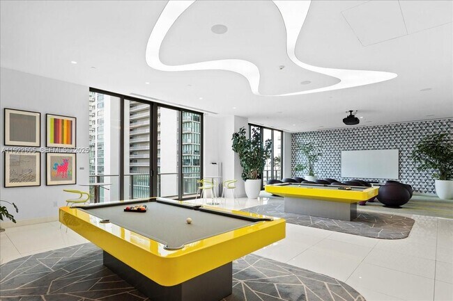 Building Photo - 501 NE 31st St