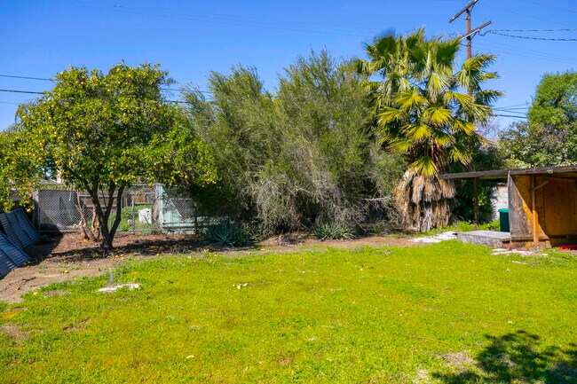 Building Photo - 10955 Burnet Ave