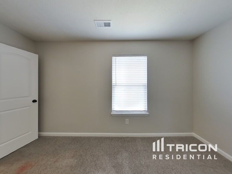 Building Photo - 2923 W Broderie Ln