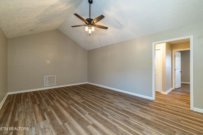 Building Photo - 4405 Greenfern Way