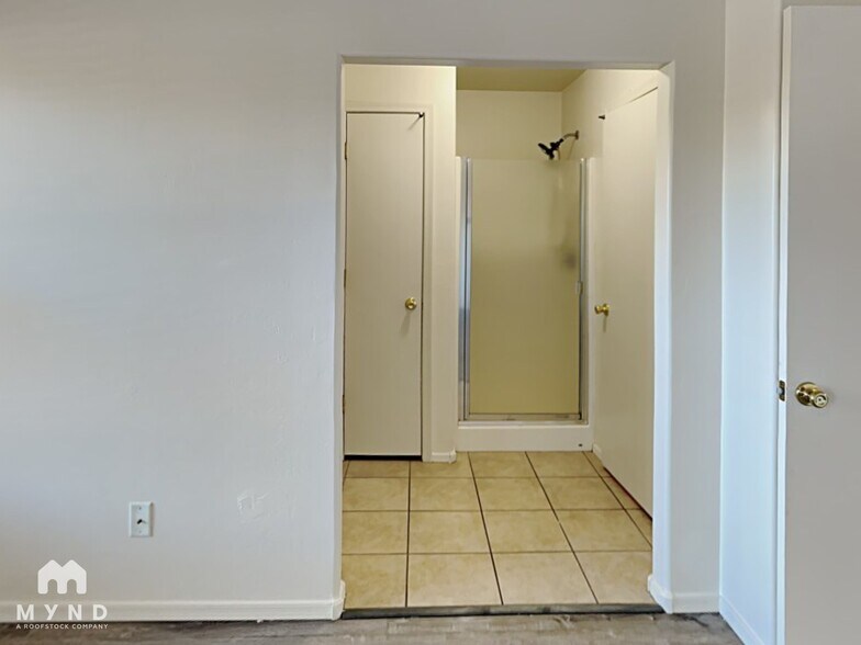 Building Photo - 783 W Flaming Arrow Dr