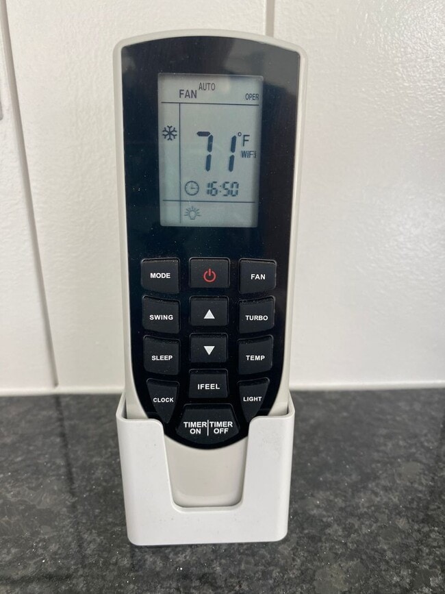 Building Photo - 627 Manor St