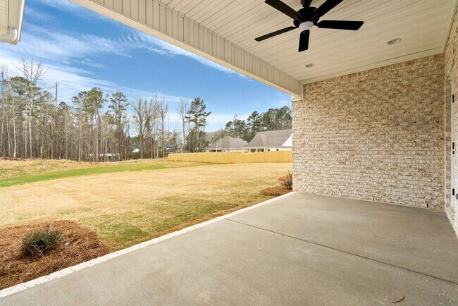 Building Photo - Spacious 4Br 235 Ba  open concept home with Private 2 Car garage