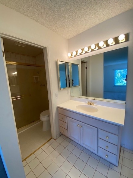 Building Photo - 4483 Oakbrook Ct