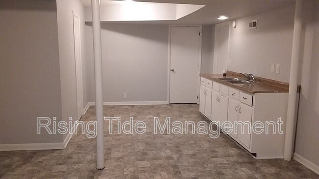 Building Photo - 7016 Briarwood Ln