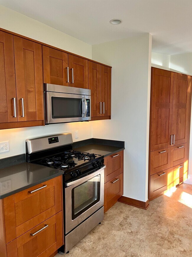 Building Photo - 200 Larch Rd