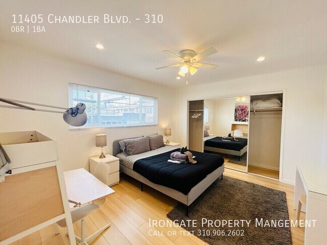 Building Photo - 11405 Chandler Blvd