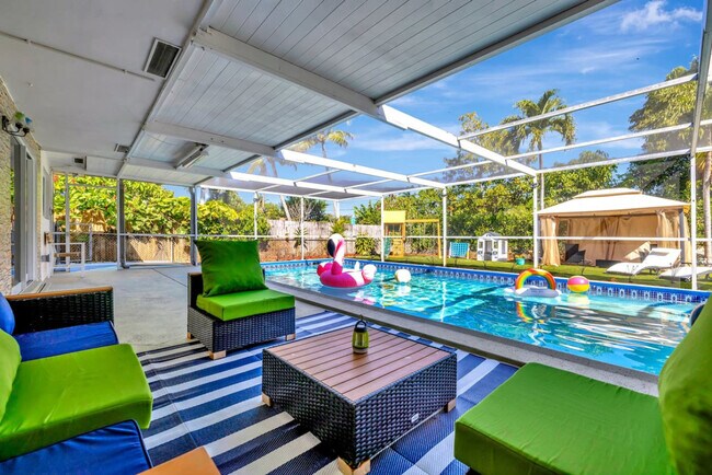 Building Photo - 391 NW 35th Ct