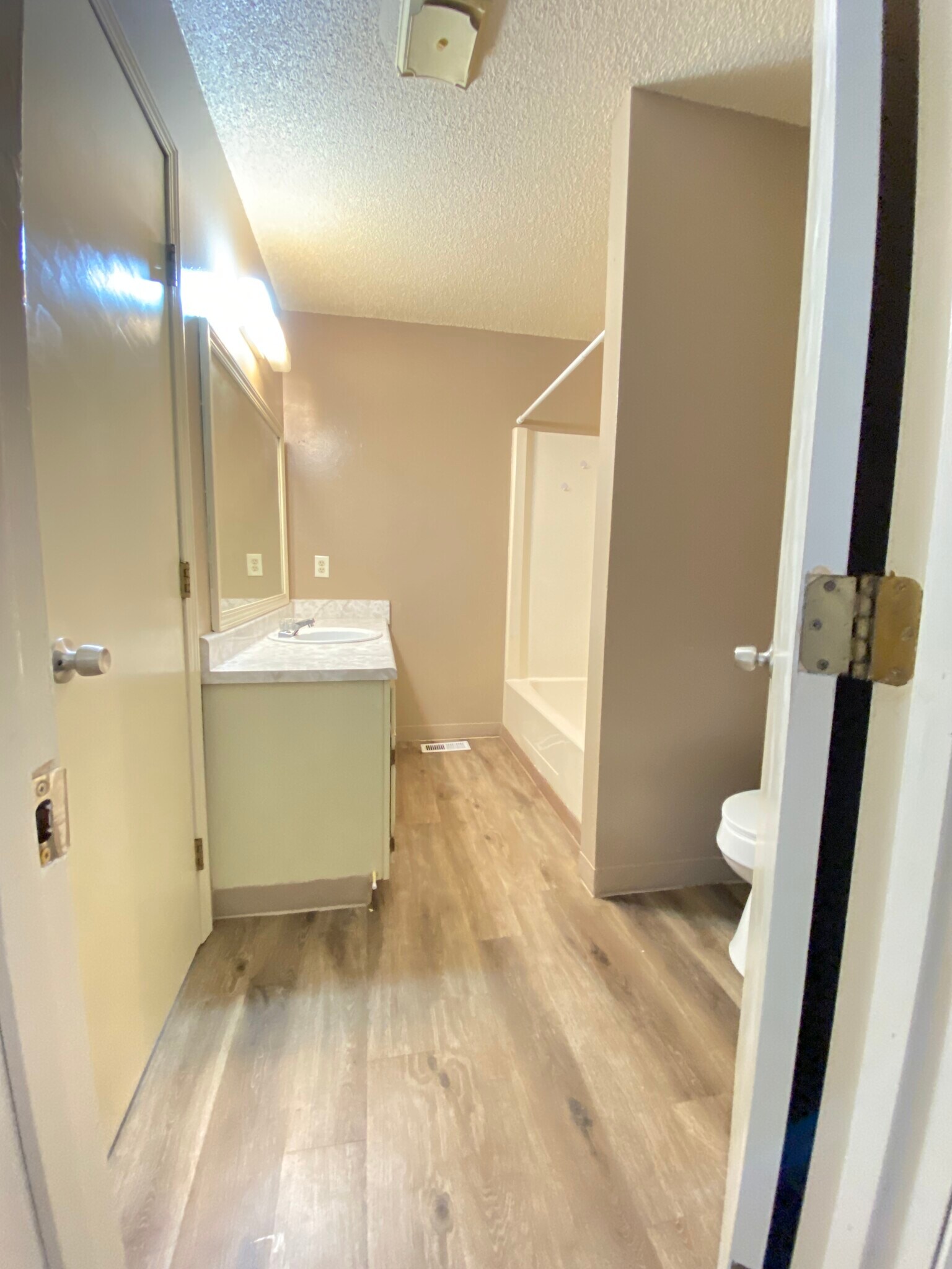 Building Photo - 1408 Christy Dr