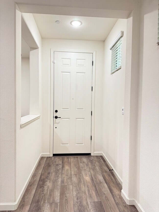 Building Photo - 2136 Brave Hawk Loop