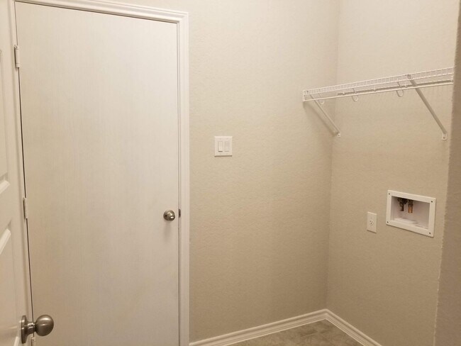 Building Photo - Gorgeous 1 story 4 bedroom Rental!