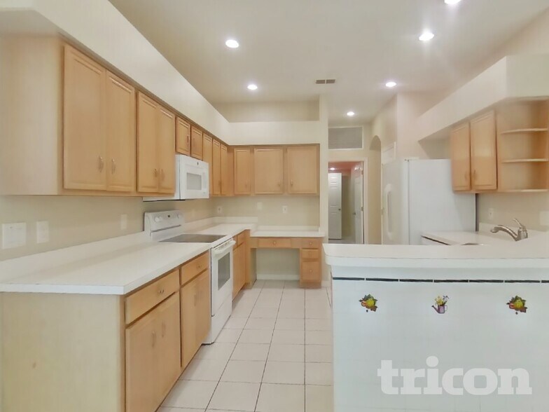 Building Photo - 850 Golden Pond Ct