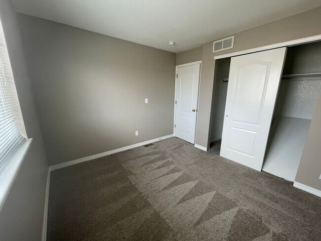 Building Photo - 6720 Antigua Dr