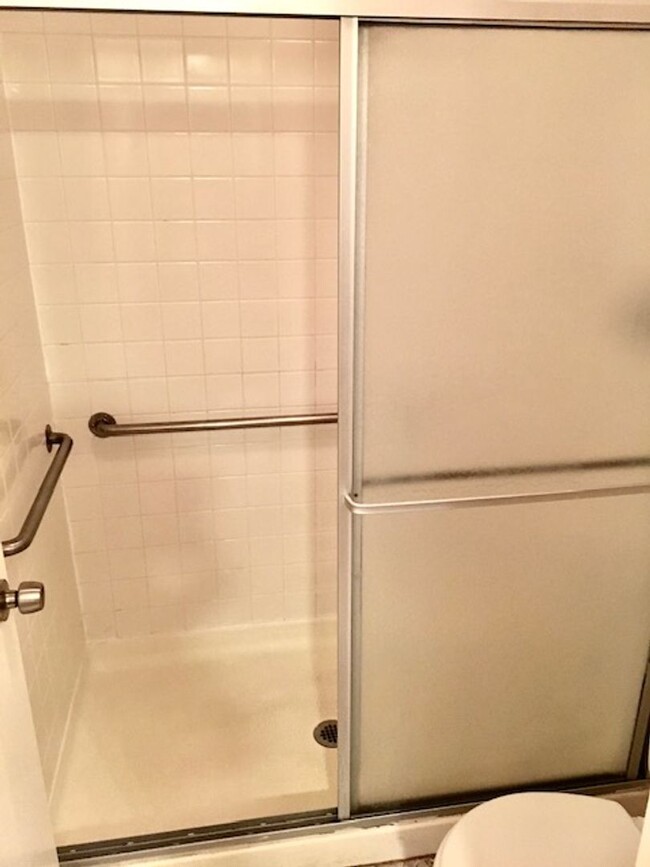 Building Photo - 2 Bed 2 Bath Condo in San Pablo -- AVAILAB...