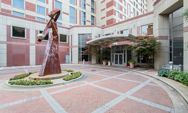 Building Photo - Downtown Grand Rapids condo overlooking th...