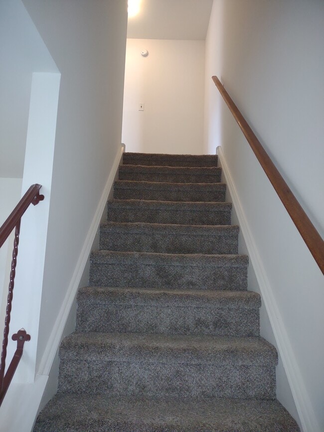 Building Photo - 576A Nemoral St