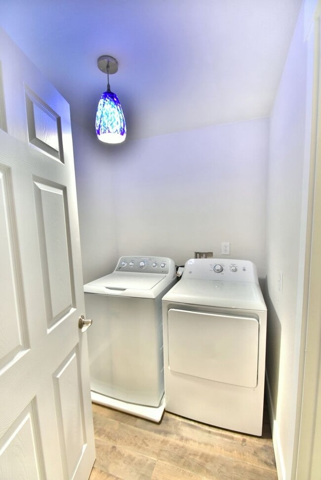 Building Photo - 3Bd/1.75Ba Woodinville House