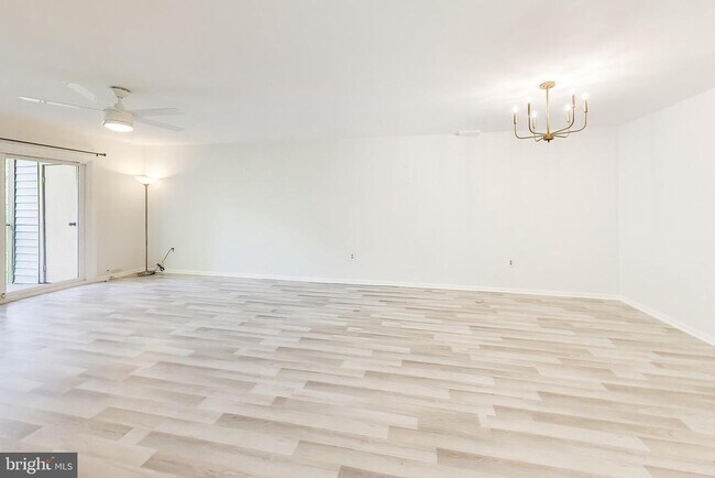 Building Photo - 10300 Westlake Dr