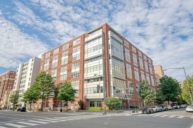 Building Photo - 1300 N St NW
