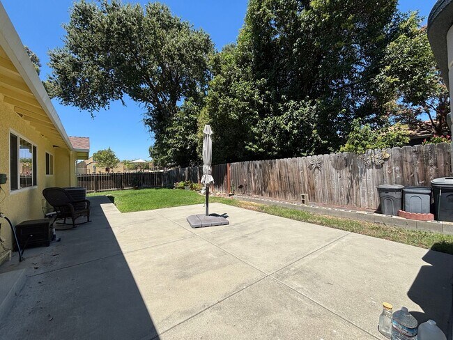 Building Photo - Beautiful Single-Story Gem in Vacaville!