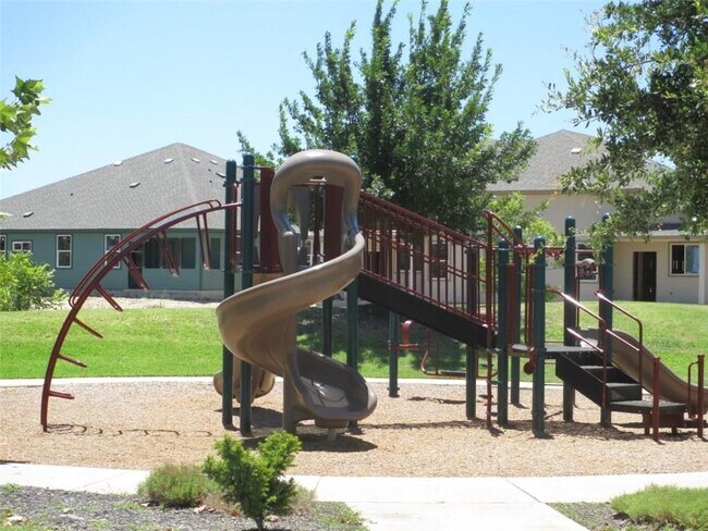 Building Photo - 1704 Willow Vista